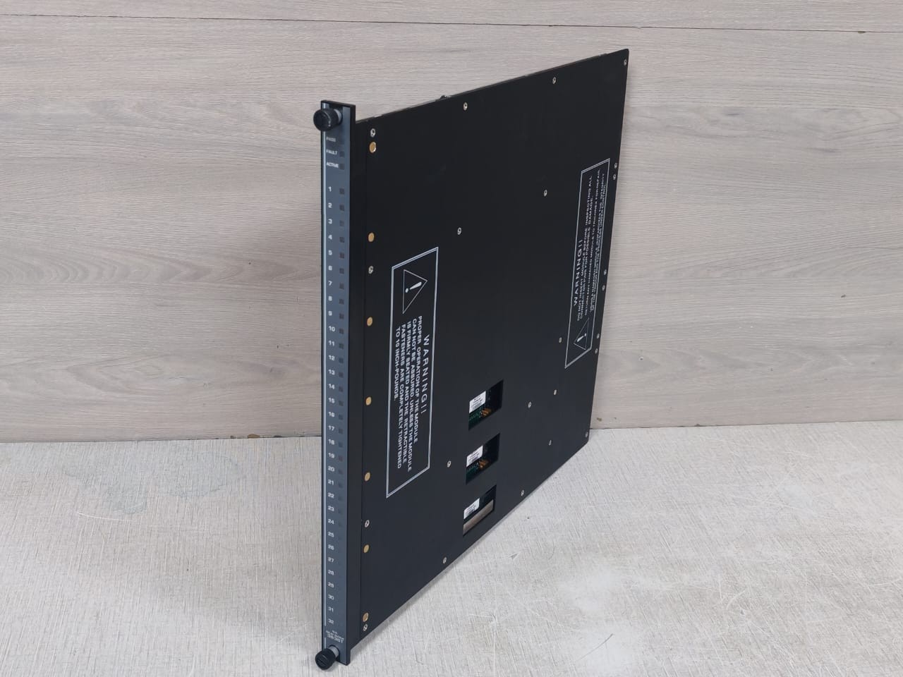 Triconex 3000314-315 Triconex 3636T Digital Relay Output Module 3000314-315 REV.E 5