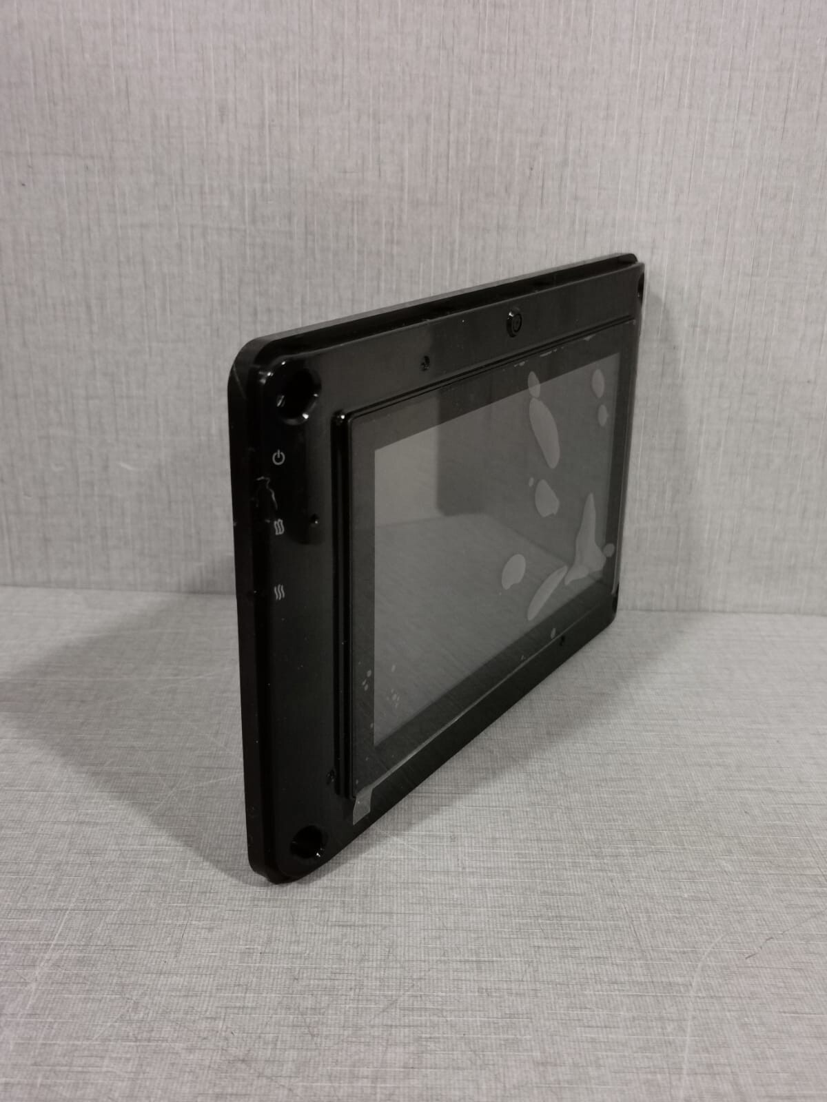 Schneider Electric VDETS07D Schneider Xightor VDETS07D Touch Screen 7' IP Video Door Entrance Touch Screen 8
