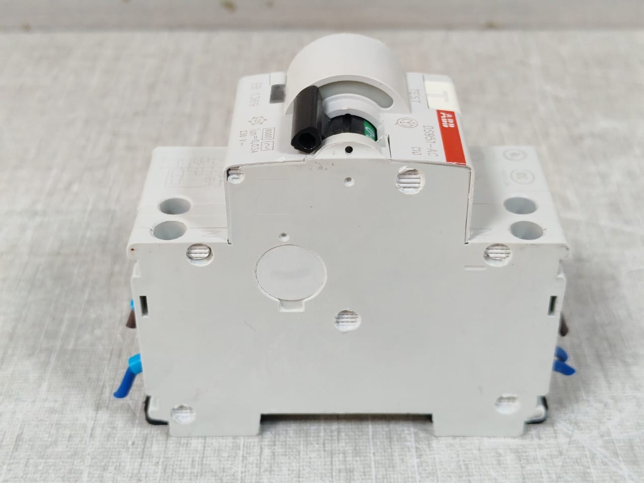 ABB EB-1369 SET 2 PIECES ABB DS951-AC C10 EB 1369 CIRCUIT BREAKER TEST BUTTON 230V 6