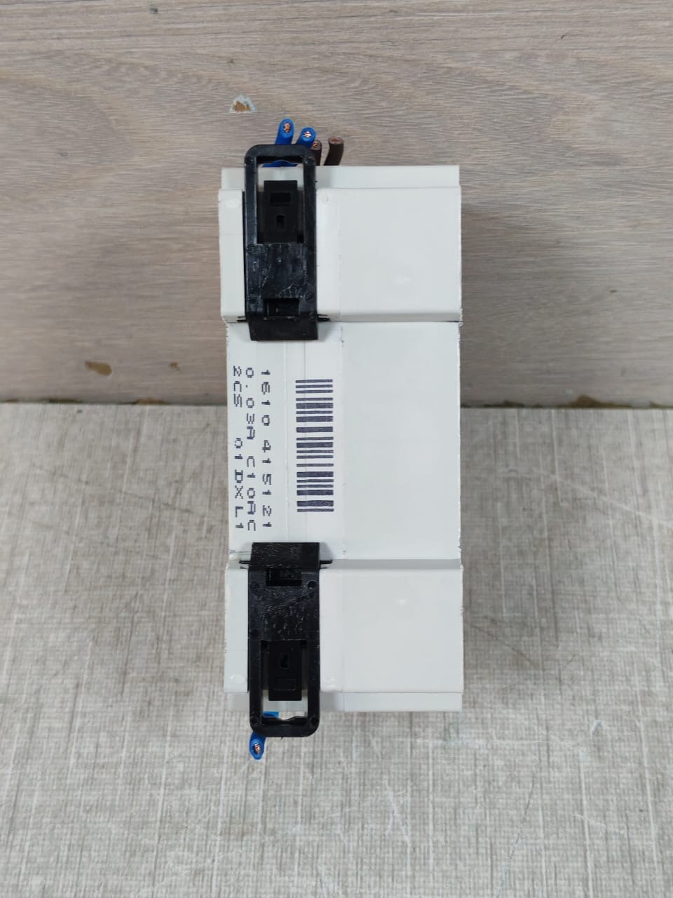 ABB EB-1369 SET 2 PIECES ABB DS951-AC C10 EB 1369 CIRCUIT BREAKER TEST BUTTON 230V 10