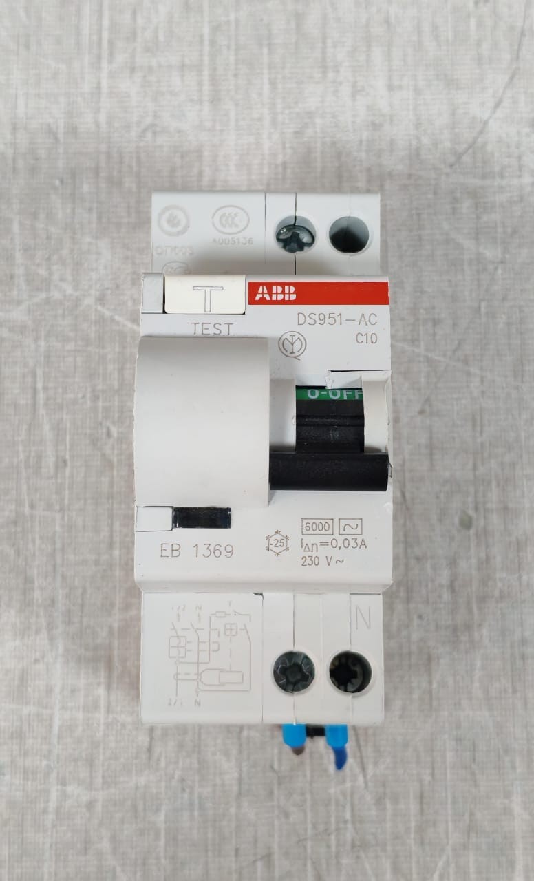 SET 2 PIECES ABB DS951-AC C10 EB 1369 CIRCUIT BREAKER TEST BUTTON 230V