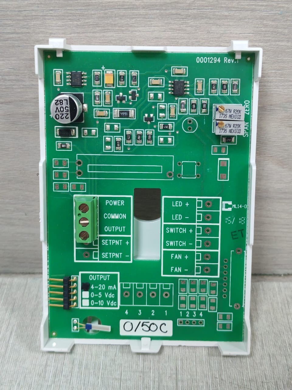 Honeywell HTXRC12A2 HONEYWELL HTXRC12A2 TEMPERATURE TRANS.ROOM CONT. 4-20mA-W 7