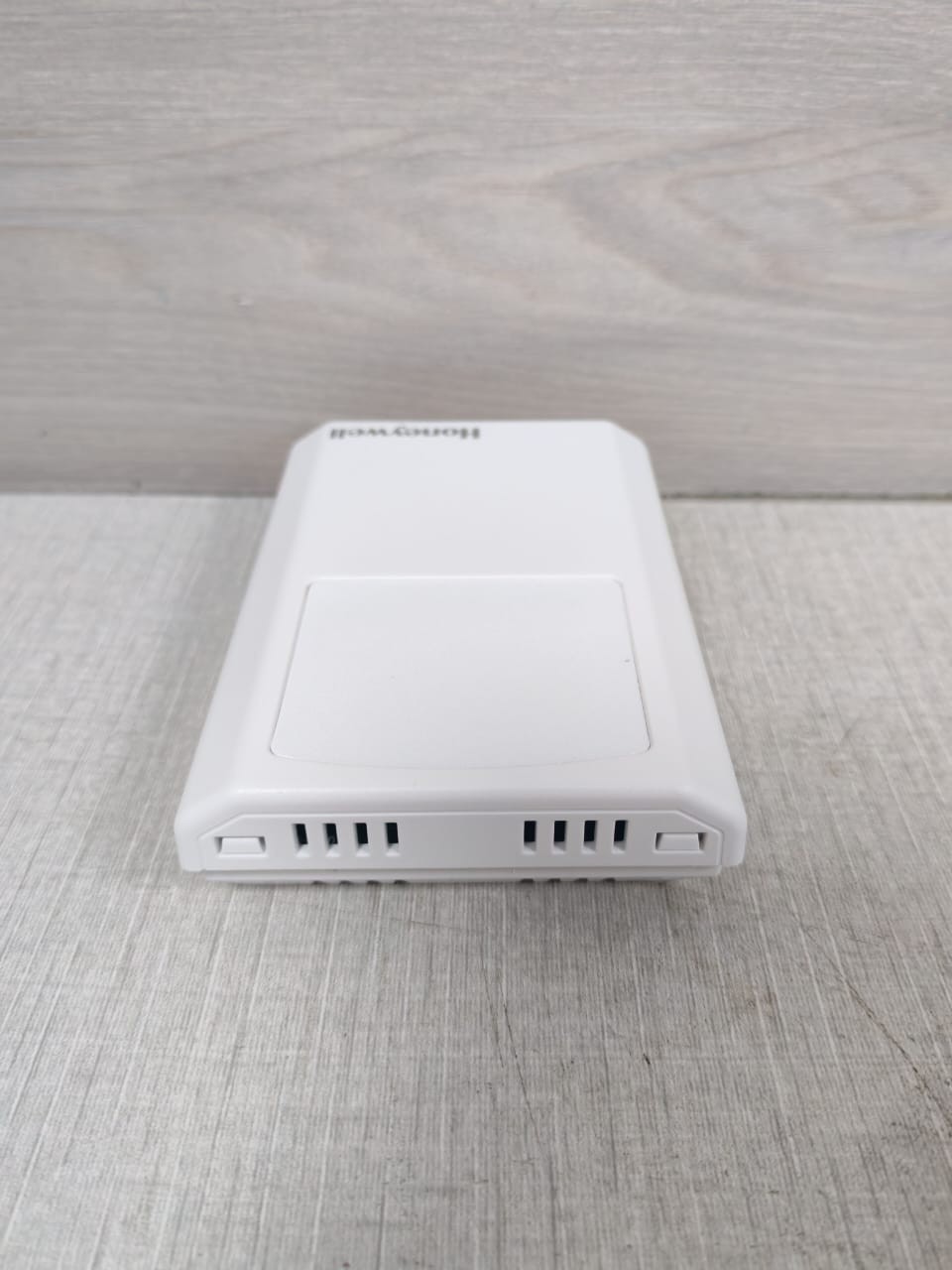 Honeywell HTXRC12A2 HONEYWELL HTXRC12A2 TEMPERATURE TRANS.ROOM CONT. 4-20mA-W 8