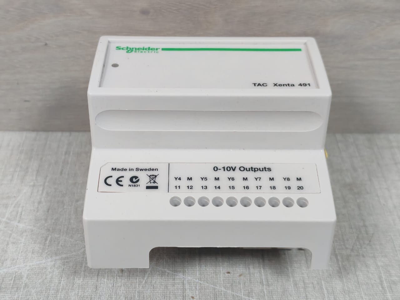 Schneider Electric XENTA-491 Schneider Electric Tac xenta 491 V1.04 Analog Output Module 007303010 7