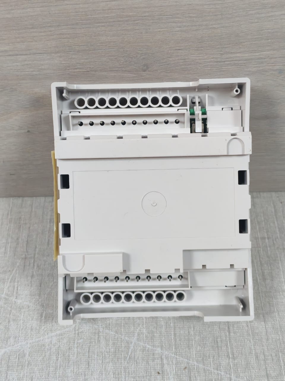 Schneider Electric XENTA-491 Schneider Electric Tac xenta 491 V1.04 Analog Output Module 007303010 9