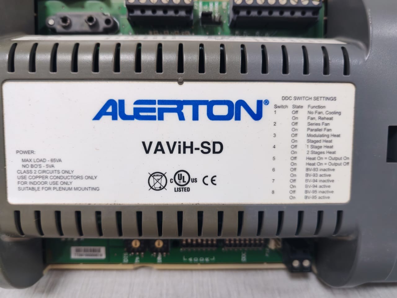 ALERTON 50027210-001 ALERTON VAVIH-SD VAV CONTROLLER WITH ACTUATOR 50027210-001 REV.A 3