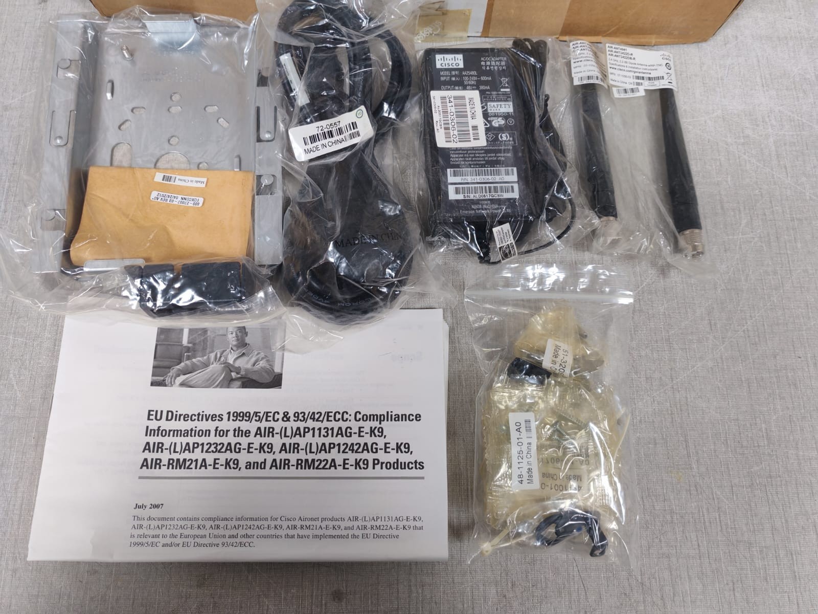 Cisco AIR-AP1242AG-E-K9 V05 CISCO AIR-AP1242AG-E-K9 V05 AERONET 802.11a/b/g ACESS POINT 3