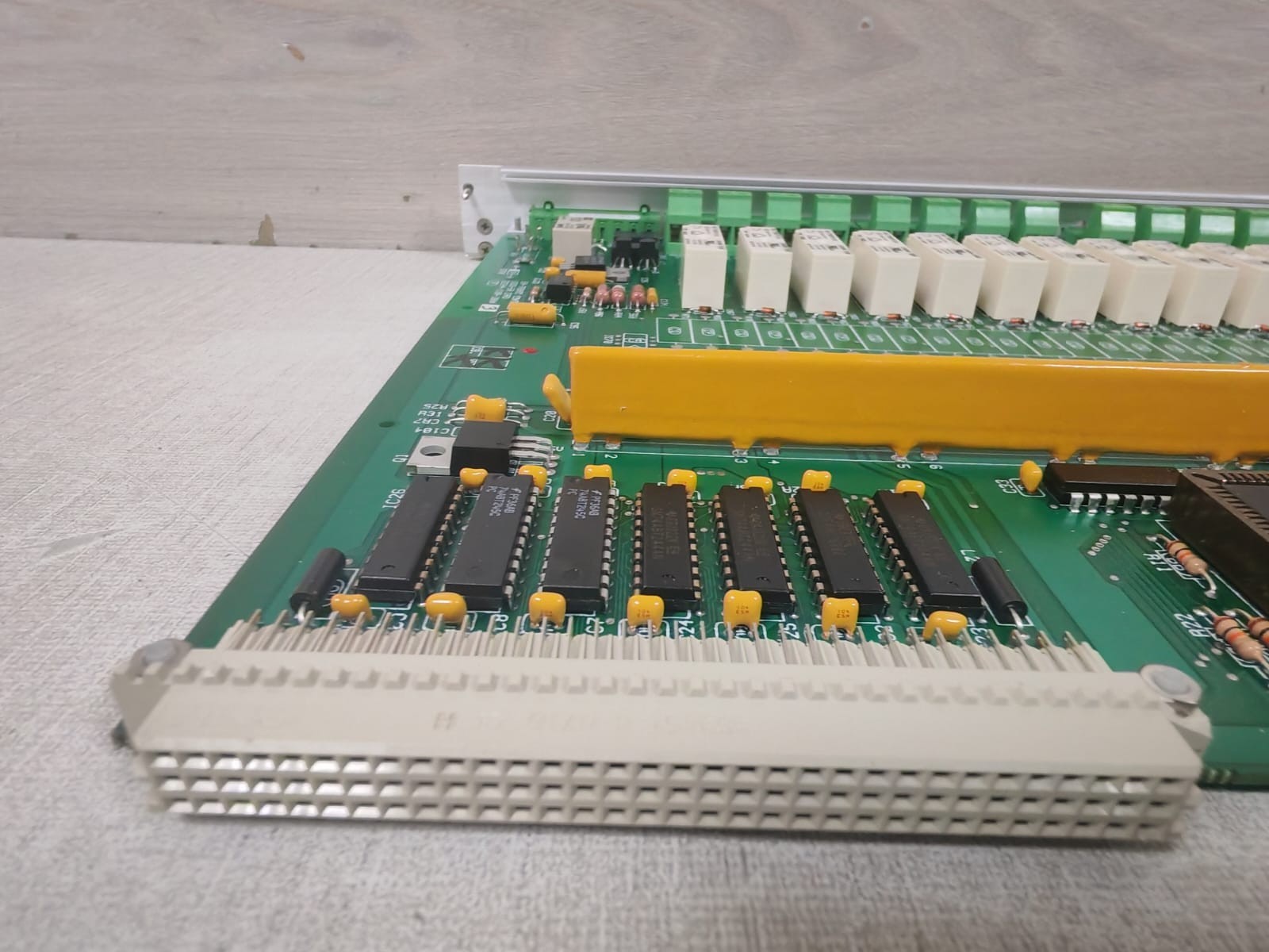 EN-TRONIC CONTROLS ZE544-110A-200/3 EN-TRONIC CONTROLS FT-110 ZE544-110A-200/3 16-Digital Output 9