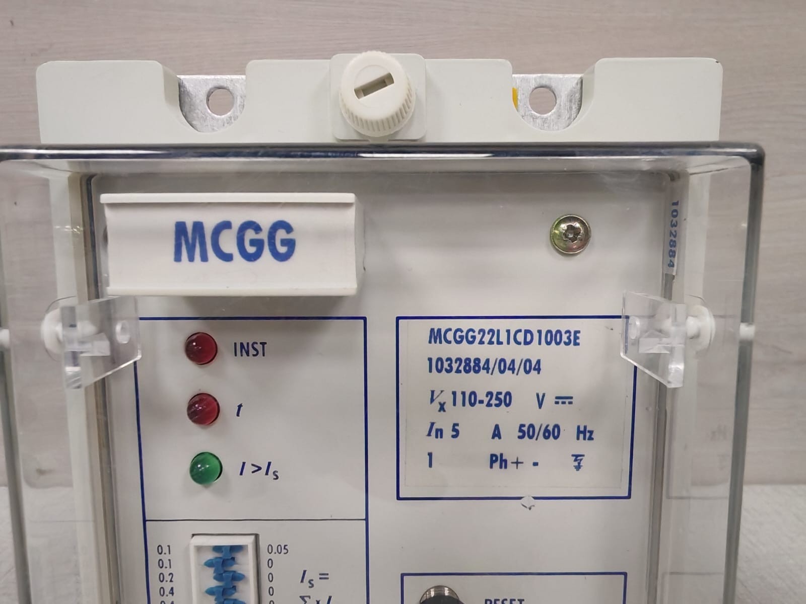 ALSTOM MCGG22L1CD1003E Alstom MCGG MCGG22L1CD1003E 1032884/04/04 Overcurrent Relay 100 250V 2