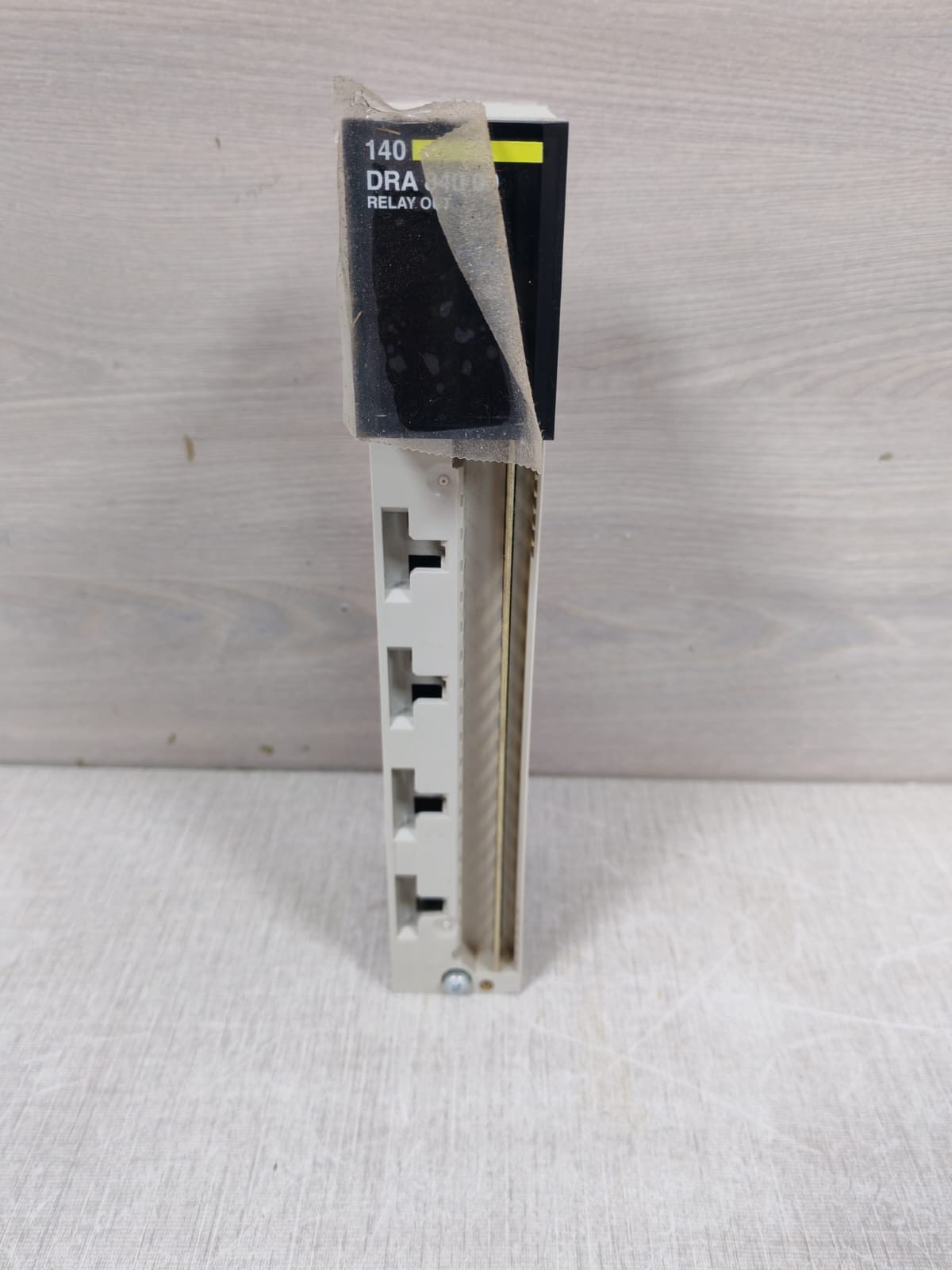 Schneider Electric 140DRA84000 SCHNEIDER AUTOMATION TSX QUANTUM 140DRA84000 RELAY OUT 16X1 -NEW W/ FILTHY BOX 10