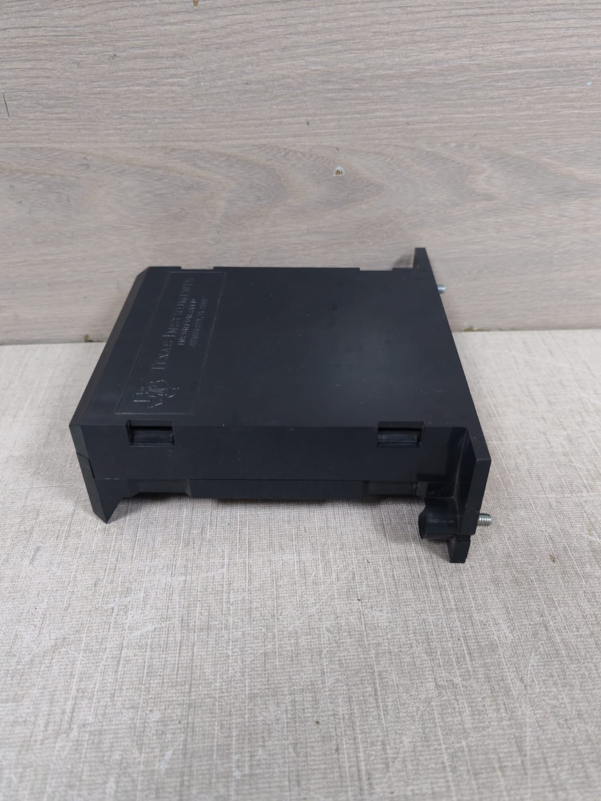 Texas Instruments TEXAS INSTRUMENTS 6MT32 TEXAS INSTRUMENTS 6MT32 16 OUTPUT LOGIC INTERFACE 6