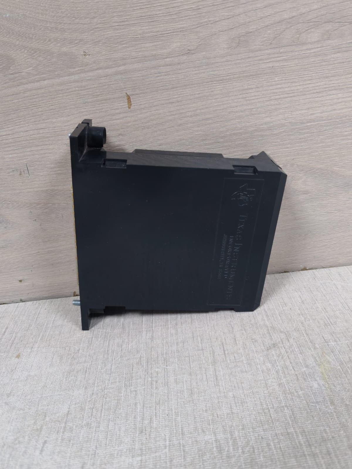 Texas Instruments TEXAS INSTRUMENTS 6MT32 TEXAS INSTRUMENTS 6MT32 16 OUTPUT LOGIC INTERFACE 10
