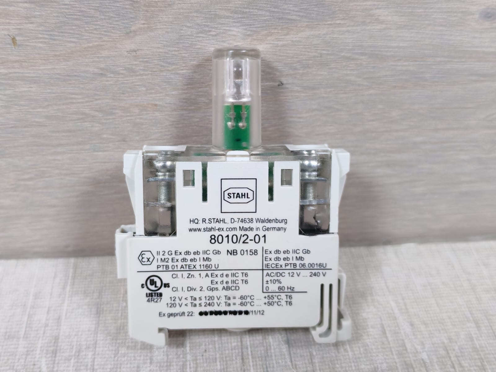 Stahl 8010/2-01 Stahl 8010/2-01 Led Indicator Light with 8602C3-054-B Actuator Pushbutton 3