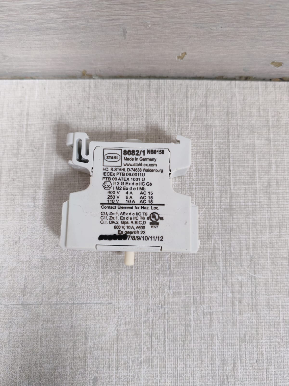 STAHL W/ 860C3-001-B Stahl 8082/1 Contact Element W/ 860C3-001-B Push Button & 8602C3-755 Lock Device 8