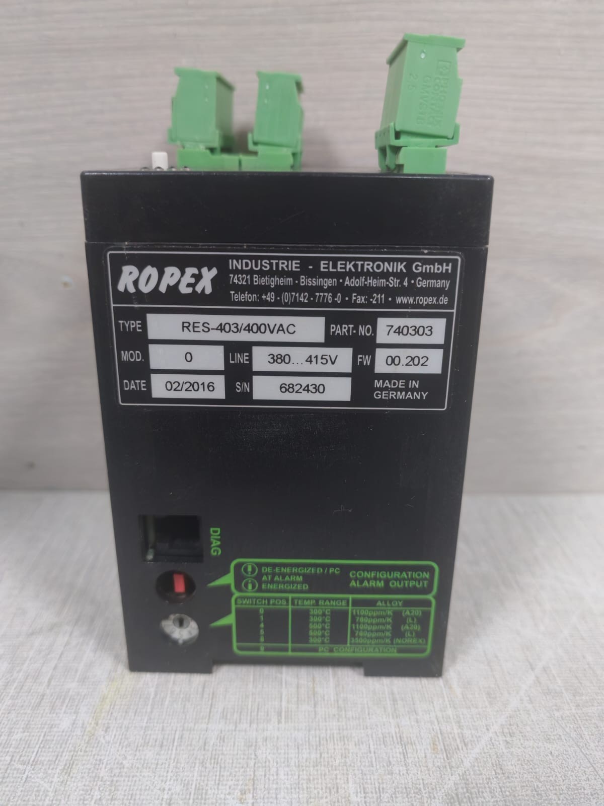 ROPEX 740303 ROPEX RES-403/400VAC TEMPERATURE CONTROLLER RESISTRON P/N: 740303 3