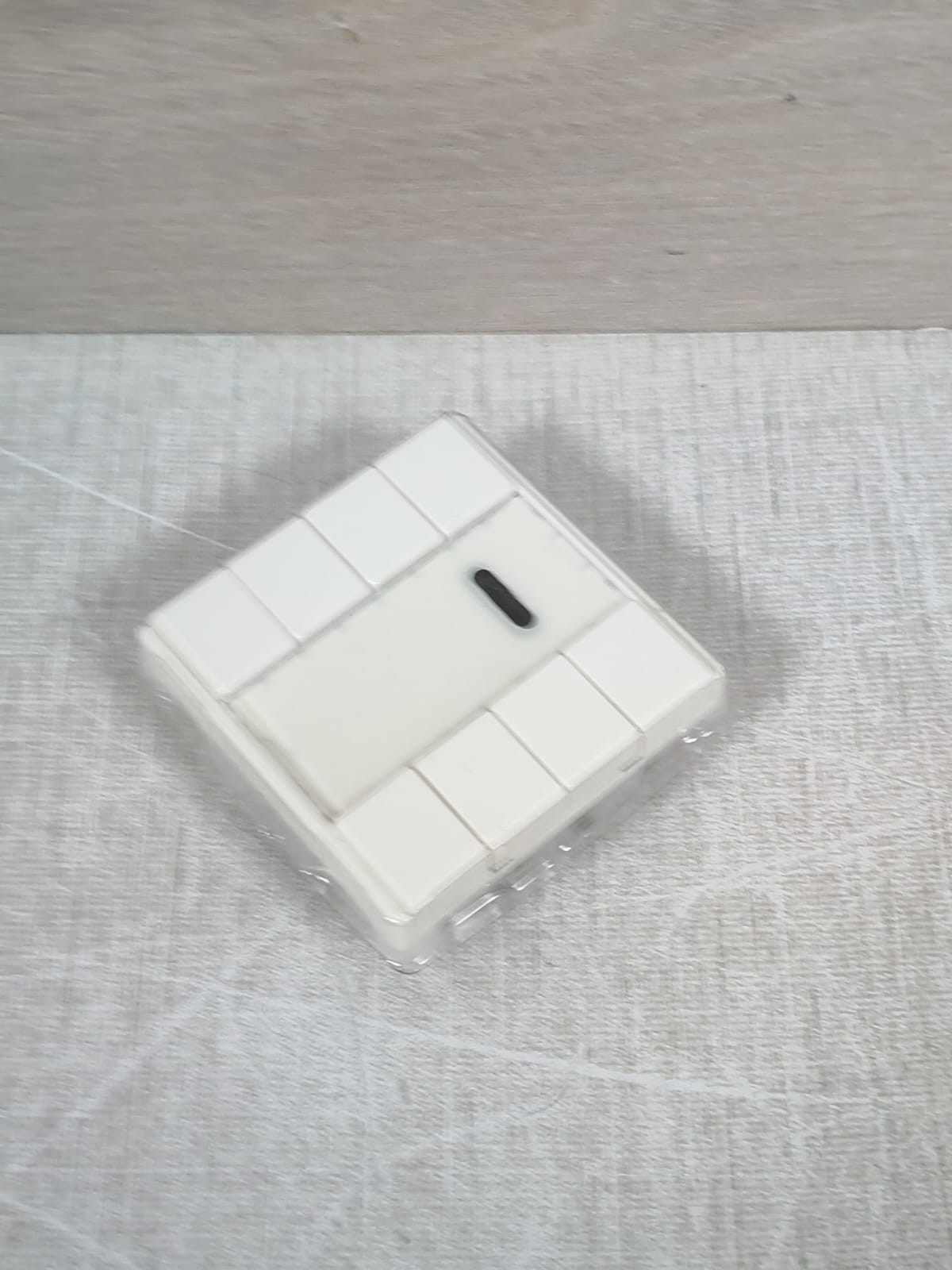 Schneider MTN617519 SCHNEIDER MTN617519 PUSH-BUTTON 4-GANG PLUS W/ IR RECIEVER POLAR WHITE GLOSSY 6