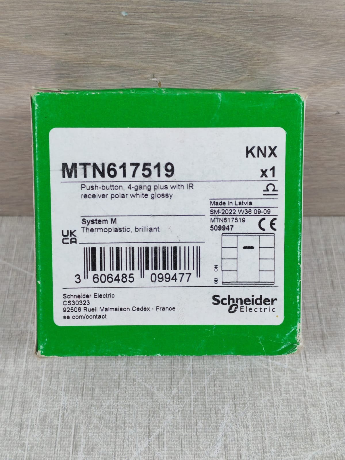 Schneider MTN617519 SCHNEIDER MTN617519 PUSH-BUTTON 4-GANG PLUS W/ IR RECIEVER POLAR WHITE GLOSSY 10