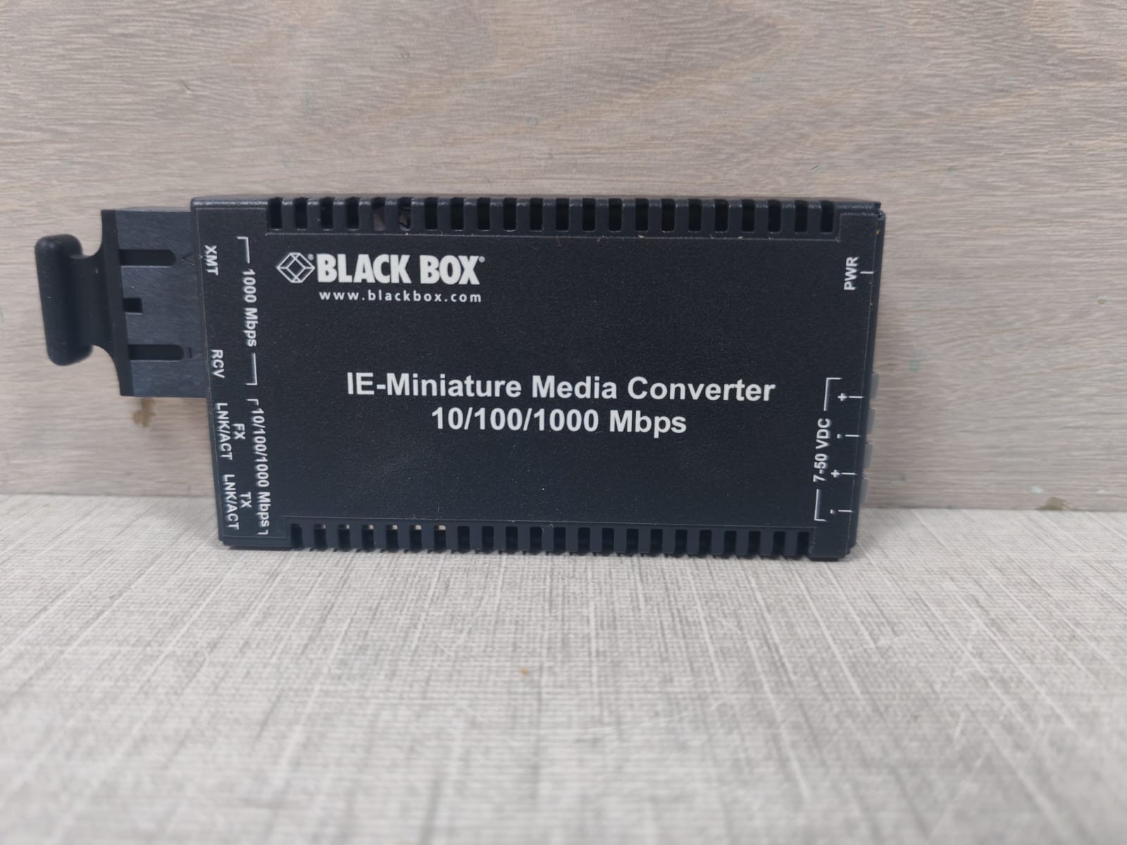BLACK BOX LGC320A-R2 BLACK BOX LGC320A-R2 IE-MINIATURE MEDIA CONVERTER 10/100/1000 MBPS 3
