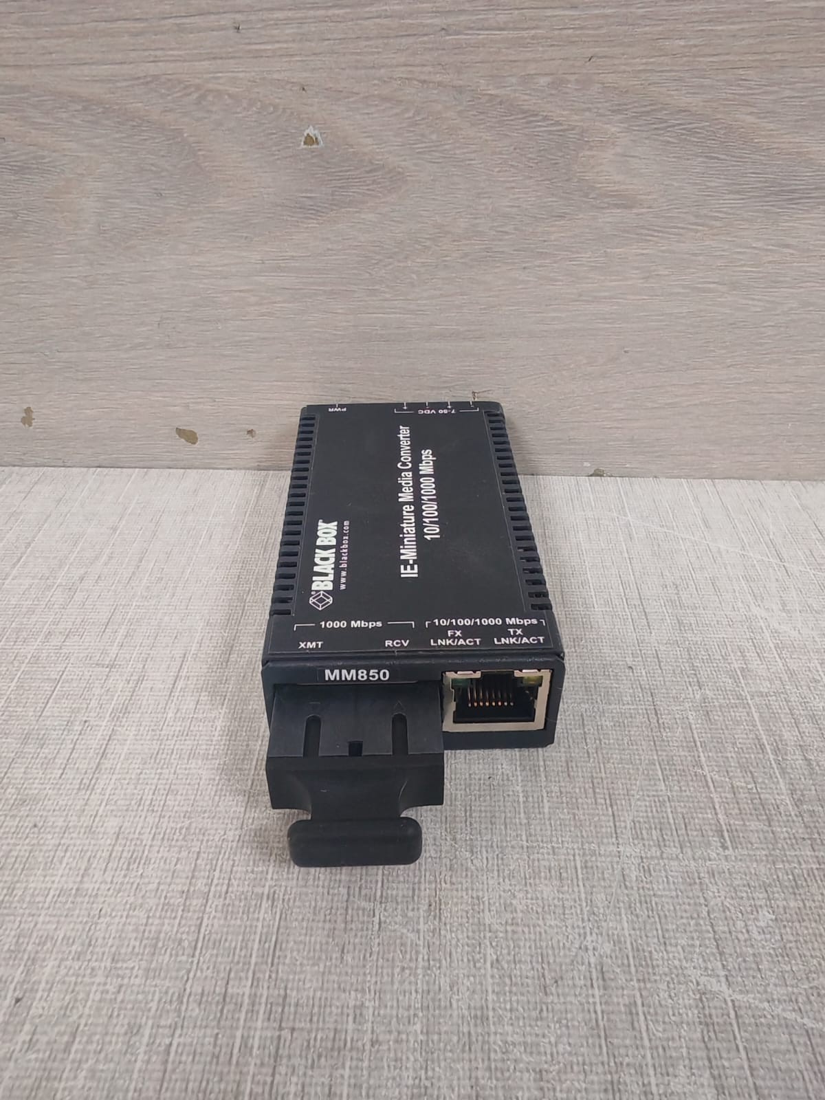 BLACK BOX LGC320A-R2 BLACK BOX LGC320A-R2 IE-MINIATURE MEDIA CONVERTER 10/100/1000 MBPS 6