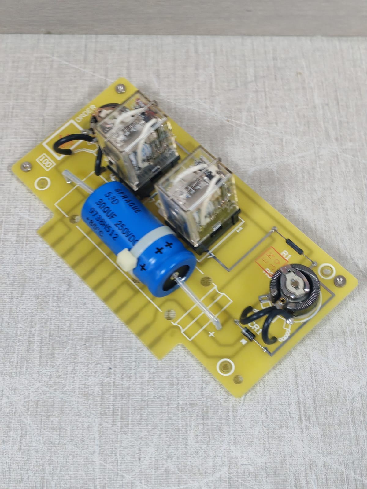 Unbranded 562955 PART NUMBER 562955 4633-232 PRINTED CIRCUIT BOARD 3