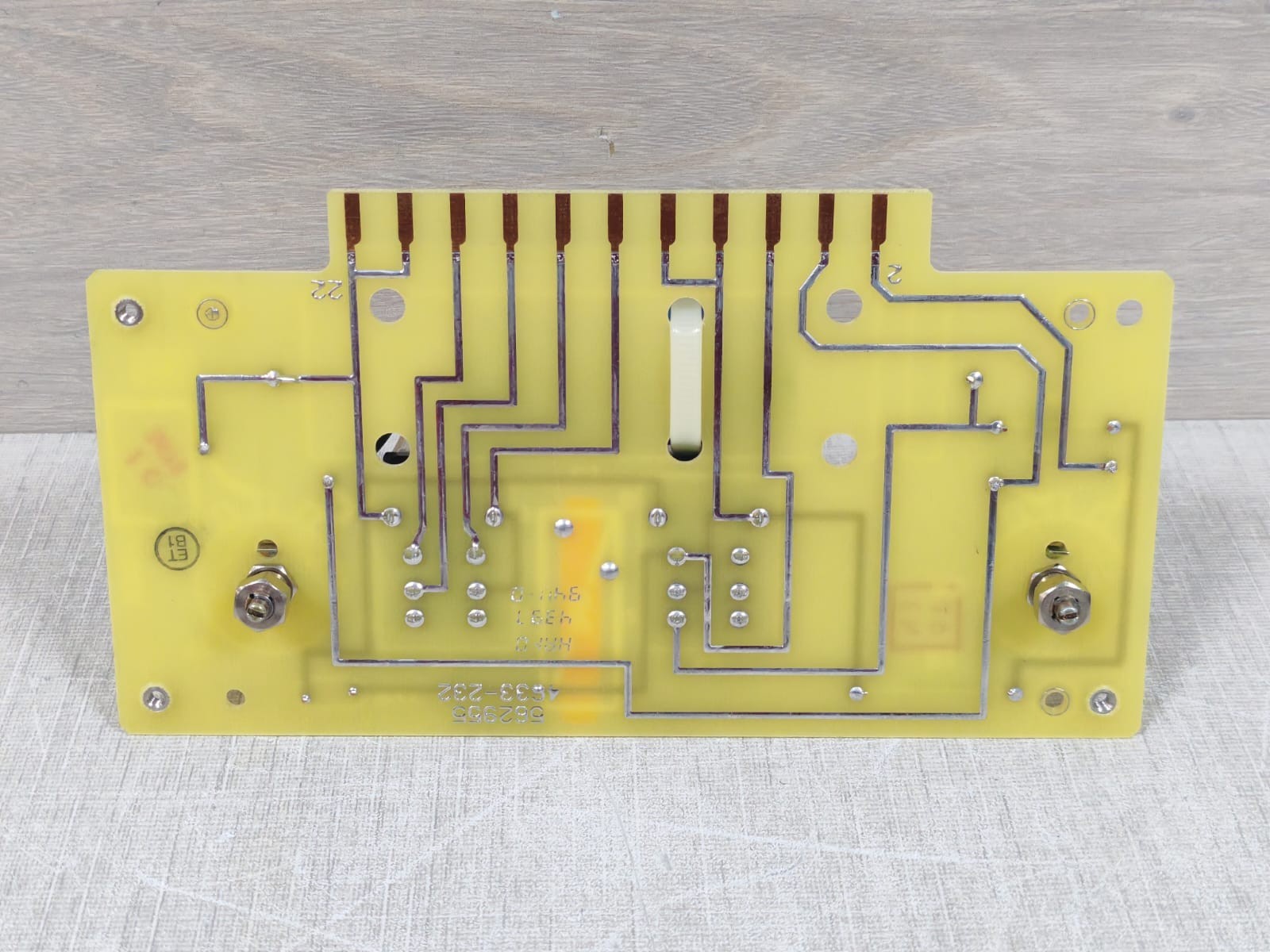 Unbranded 562955 PART NUMBER 562955 4633-232 PRINTED CIRCUIT BOARD 9