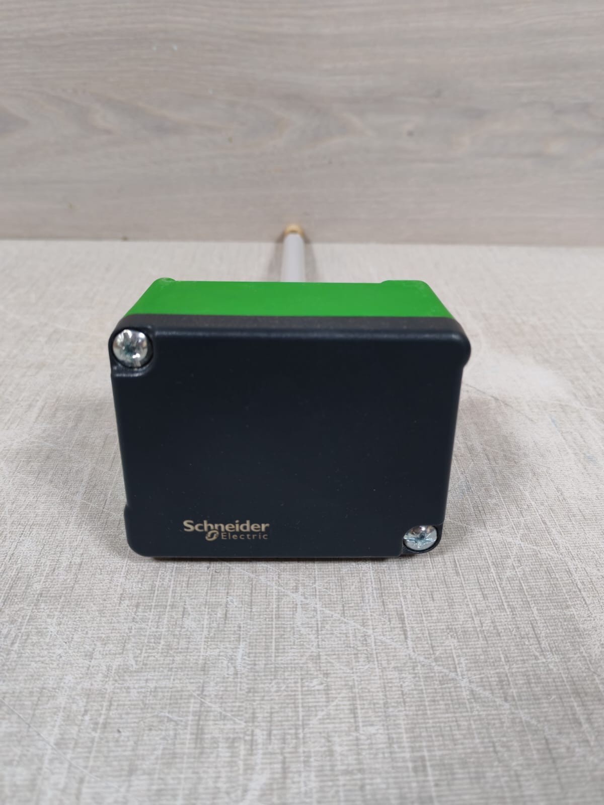 Schneider Electric SHD100 006902321 SCHNEIDER ELECTRIC SHD100 006902321 DUCT HUMIDITY & TEMPERATURE SENSOR 24VAC 3
