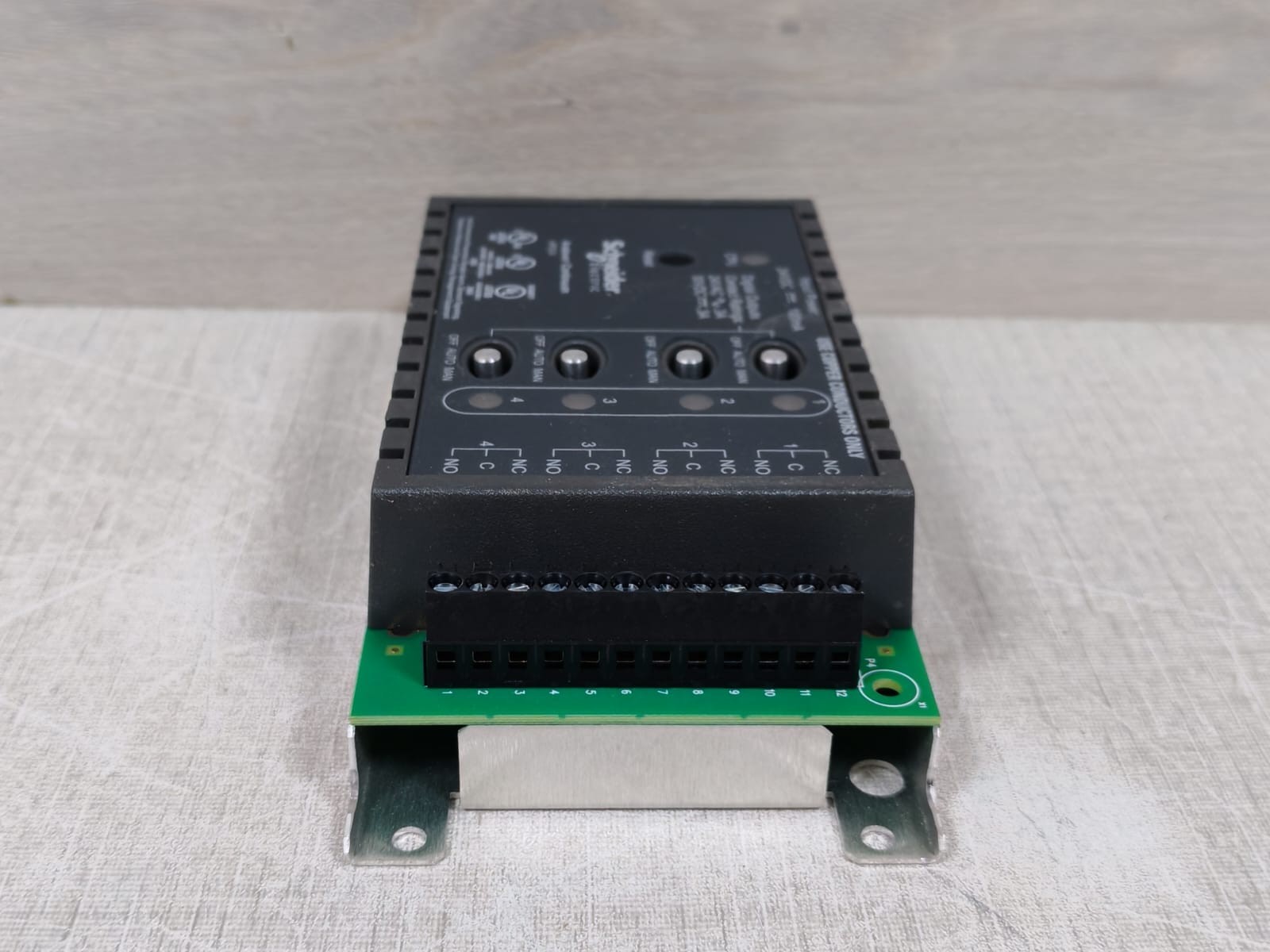 Schneider Electric ANDOVER CONTINUUM XPDO4 Schneider Electric Andover Continuum XPDO4 Expansion Module 7