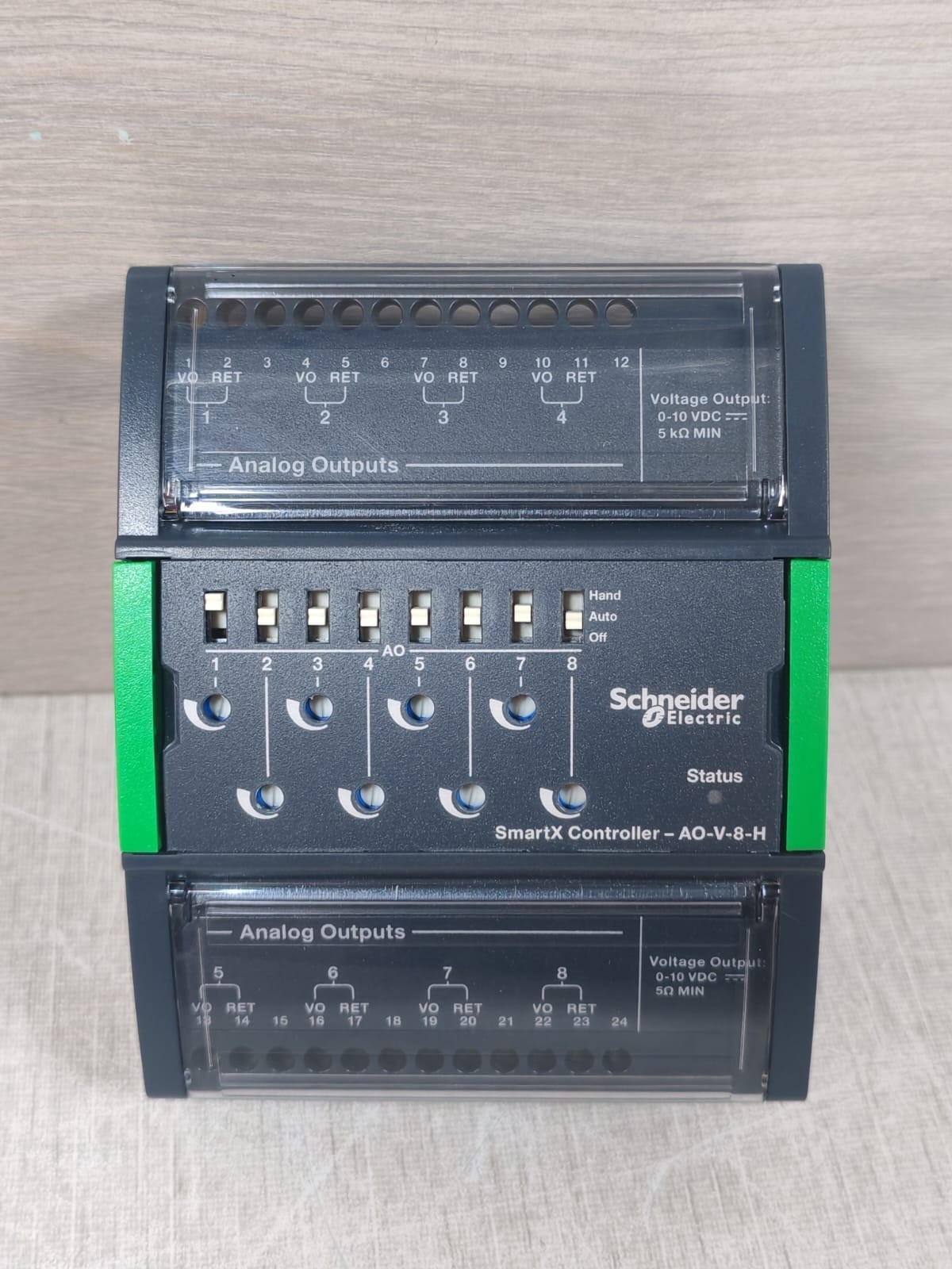 Schneider Electric SXWAOV8HX10001 Schneider Electric SXWAOV8HX10001 SmartX Controller AO-V-8-H I/O Module 2
