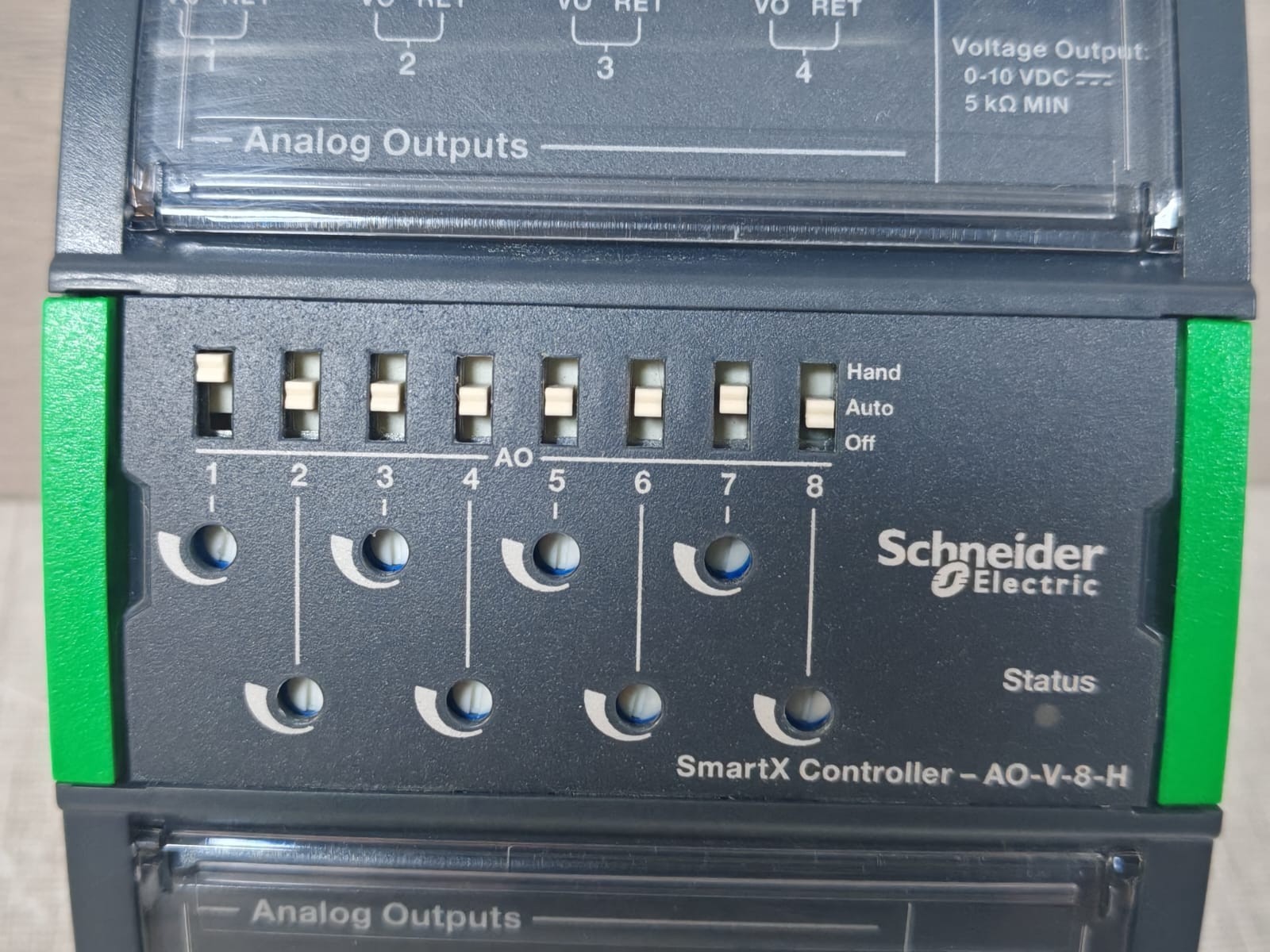 Schneider Electric SXWAOV8HX10001 Schneider Electric SXWAOV8HX10001 SmartX Controller AO-V-8-H I/O Module 3