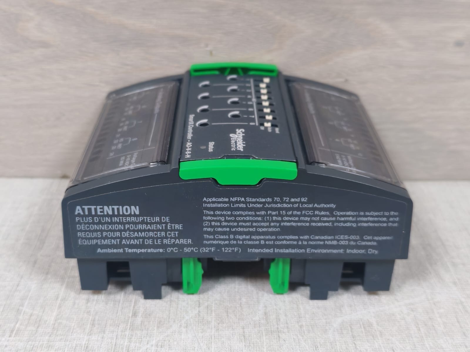 Schneider Electric SXWAOV8HX10001 Schneider Electric SXWAOV8HX10001 SmartX Controller AO-V-8-H I/O Module 6