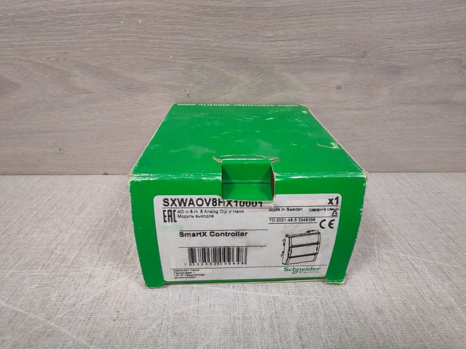 Schneider Electric SXWAOV8HX10001 Schneider Electric SXWAOV8HX10001 SmartX Controller AO-V-8-H I/O Module 10
