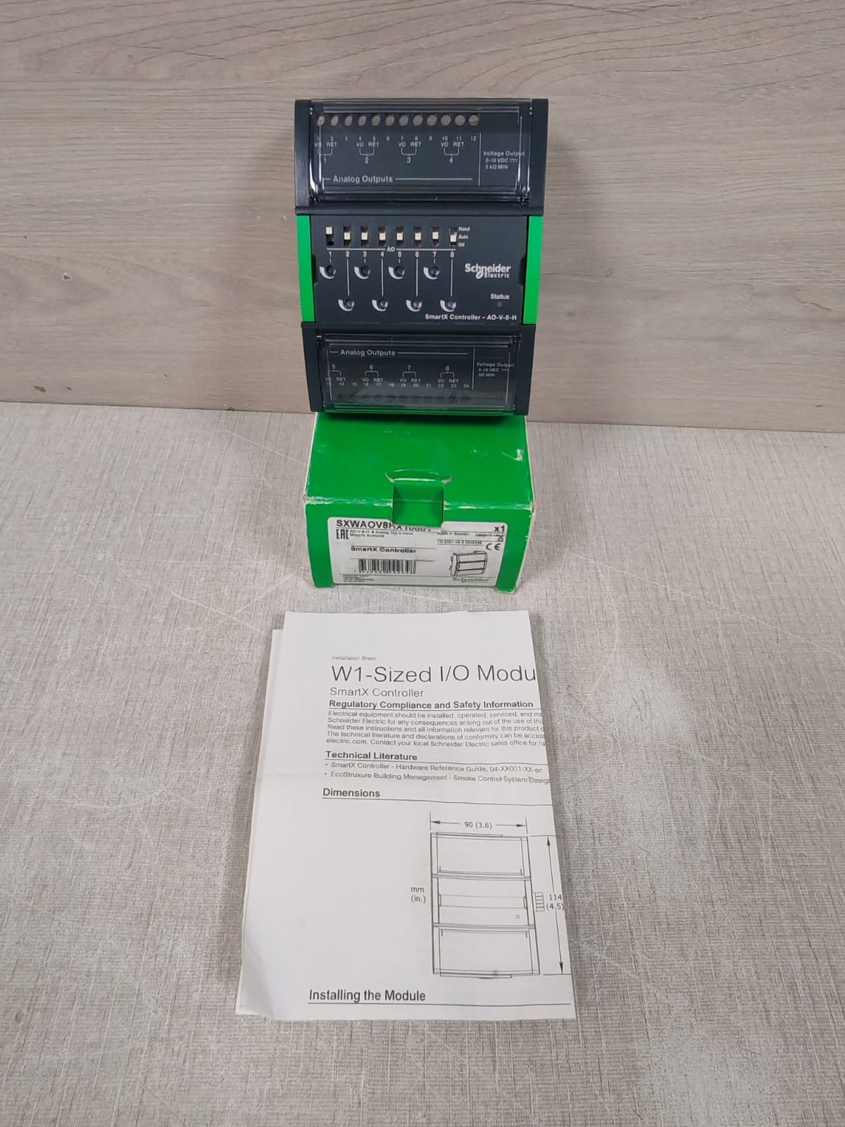 Schneider Electric SXWAOV8HX10001 SmartX Controller AO-V-8-H I/O Module