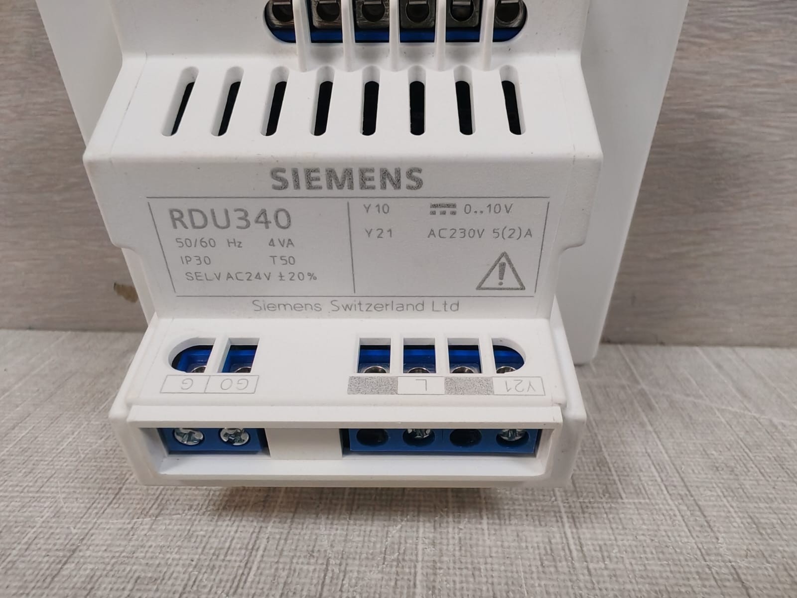 Siemens RDU340 SIEMENS RDU340 ROOM THERMOSTAT 6