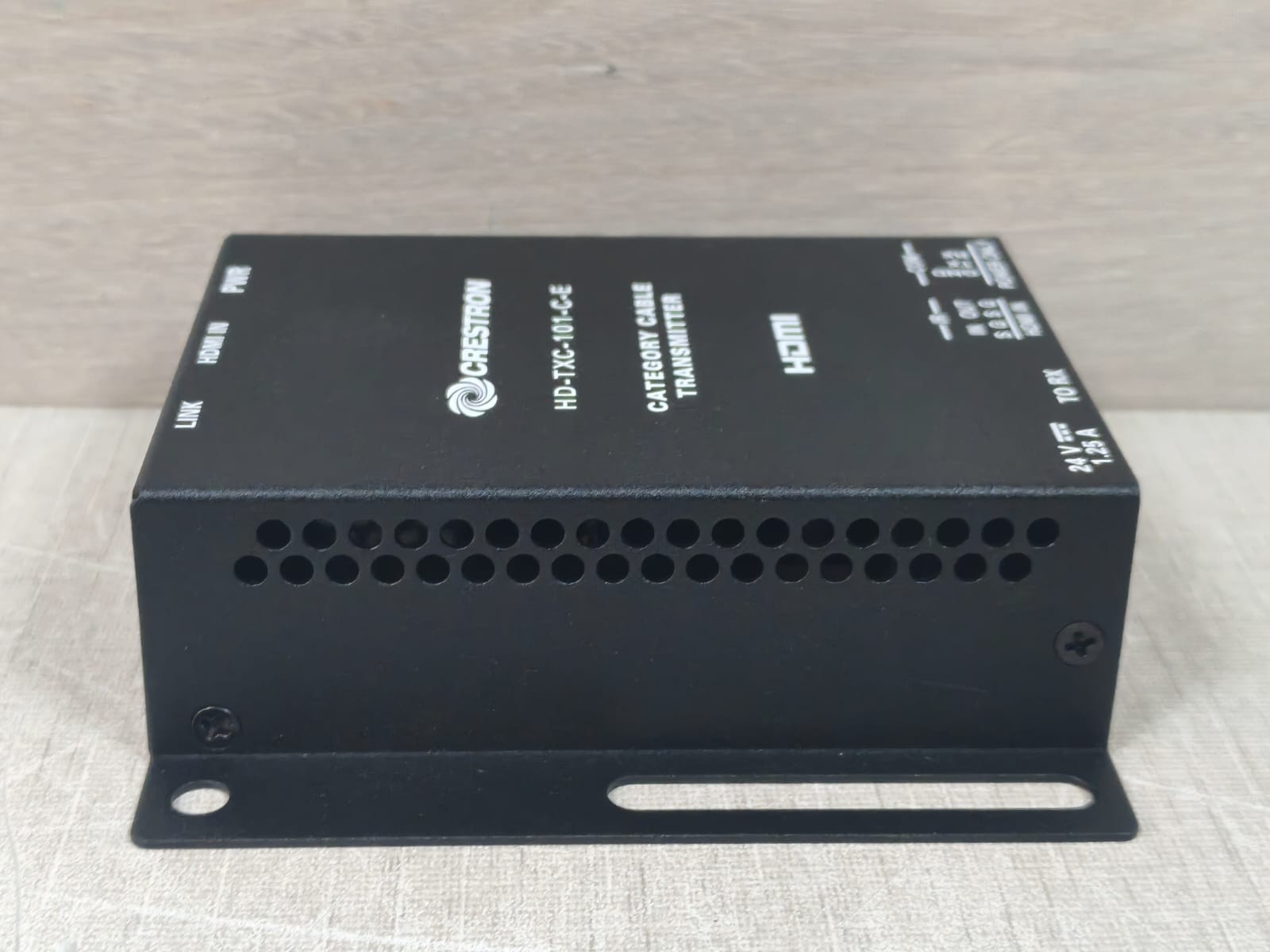 Crestron HD-TXC-101-C-E Crestron HD-TXC-101-C-E Category Cable Transmitter HDMI 9