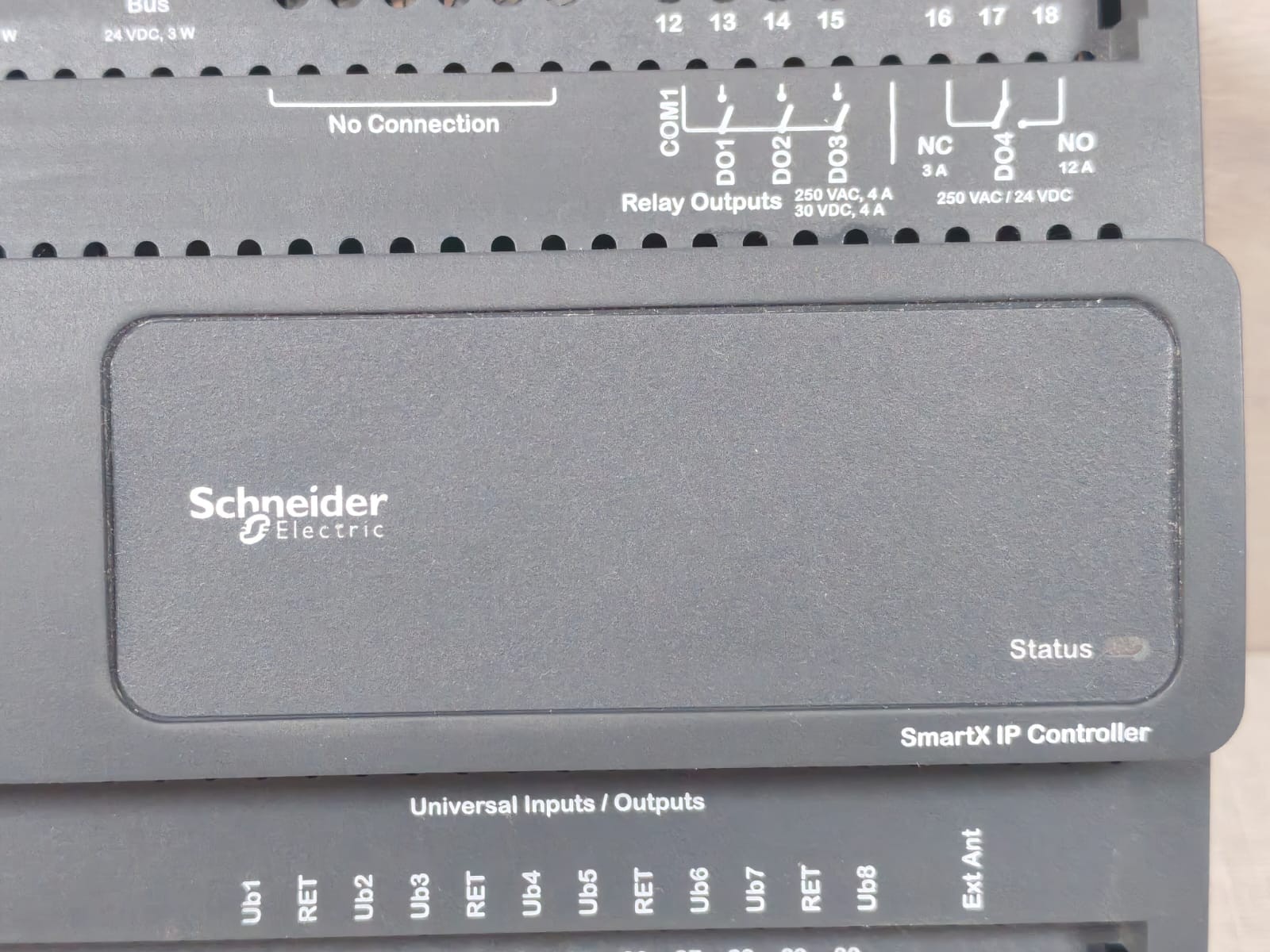 Schneider Electric SXWRCF12B10001 Schneider Electric RP-C-12B-F-24V Room Purpose Controller SXWRCF12B10001 3
