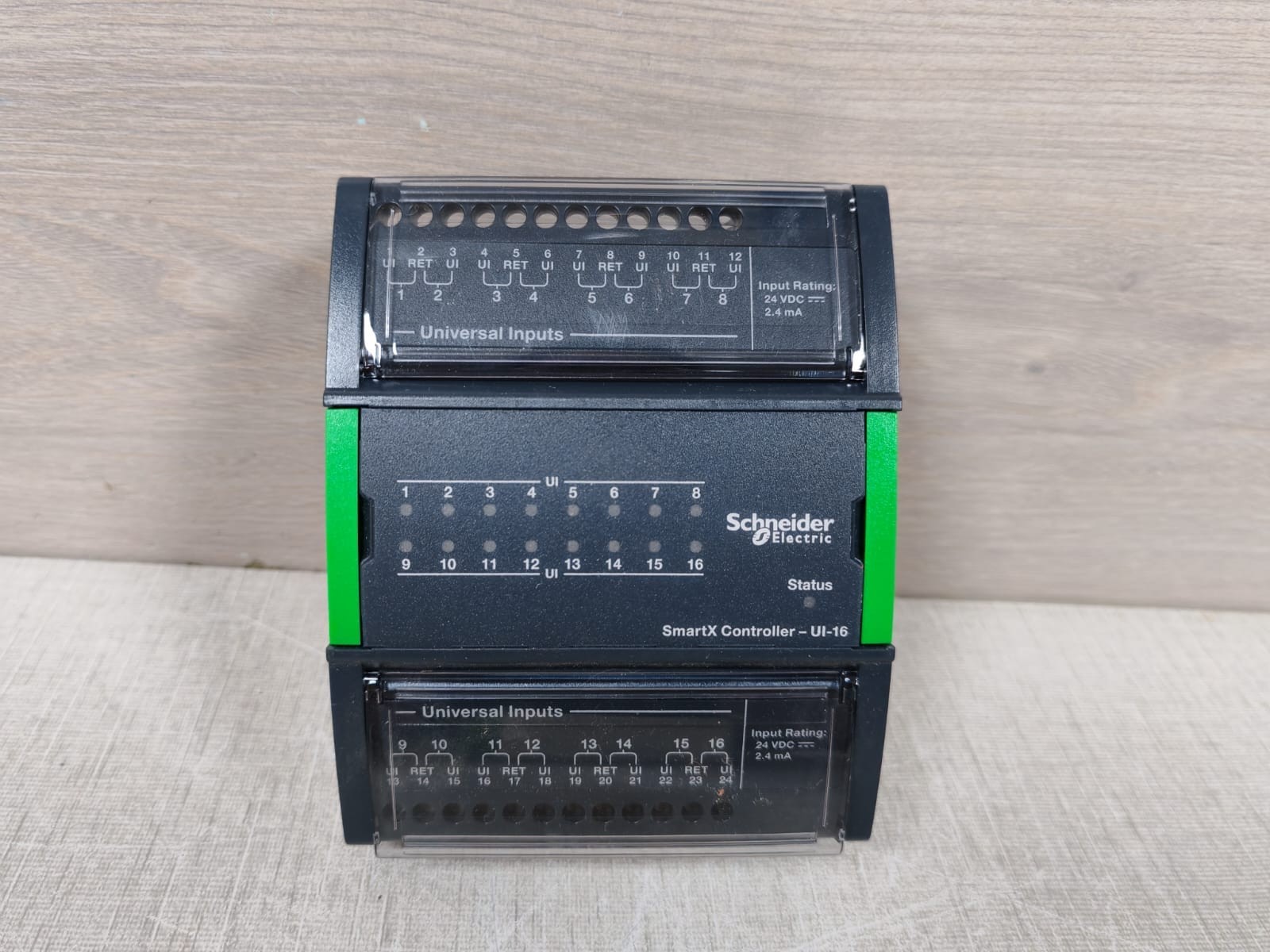 Schneider Electric SXWUI16XX10001 Schneider Electric SXWUI16XX10001 SmartX Controller UI-16 Module w/ TB-I/O-W1 3