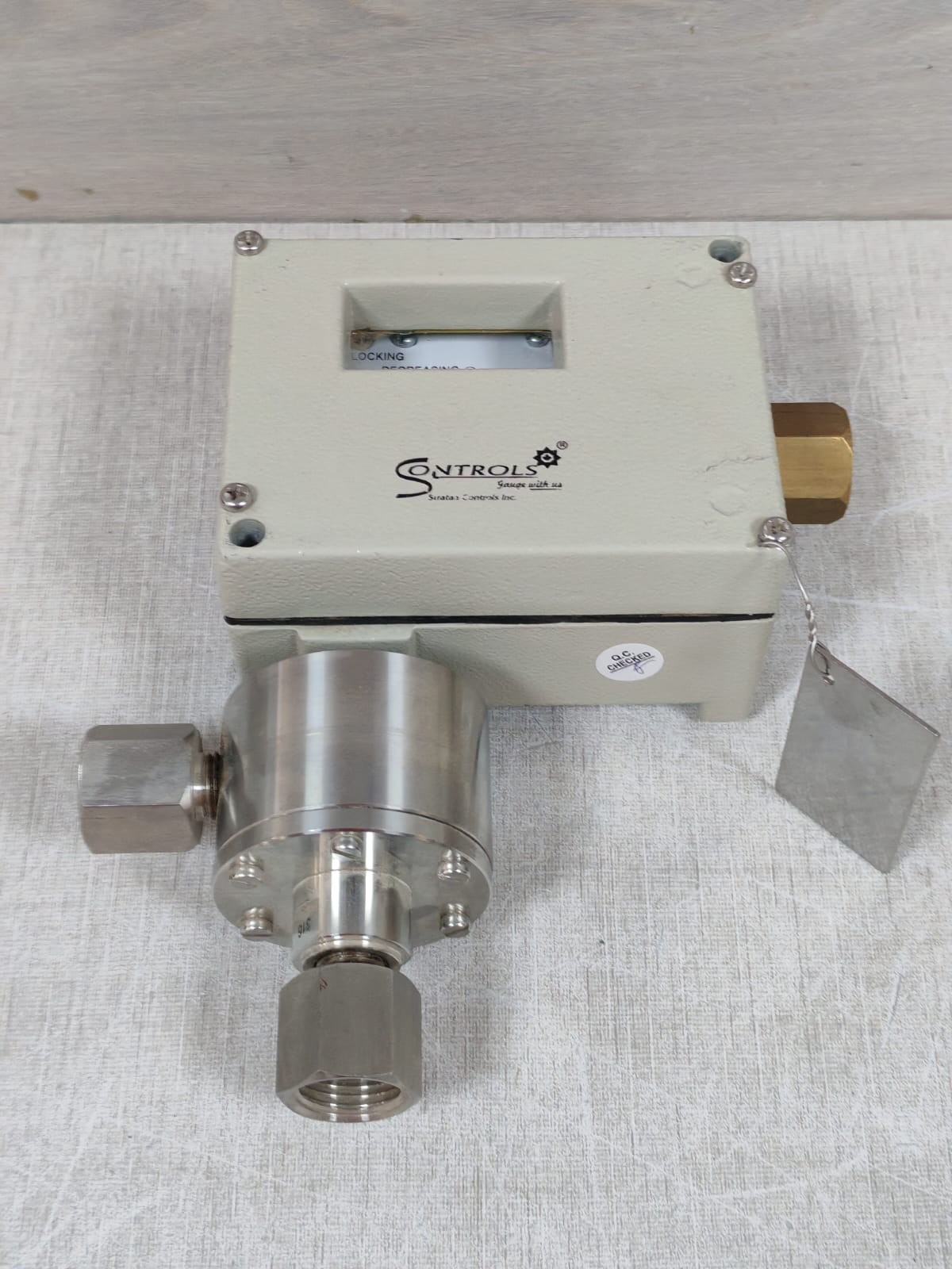 STRATAA CONTROLS DDT-P002-SS-SSL-FXD-2S-GPH-I-2NPF-2NP-C5-ST STRATAA CONTROLS 2211DPS: DDT-P002-SS-SSL-FXD-2S-GPH-I-2NPF-2NP-C5-ST 5