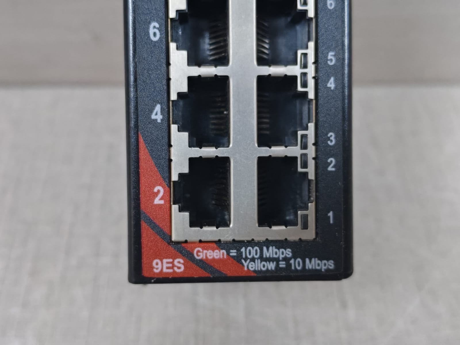 Sixnet SLX-9ES-2ST SIXNET SLX-9ES-2ST Rev.2.01 9-Port Industrial Ethernet Switch 3