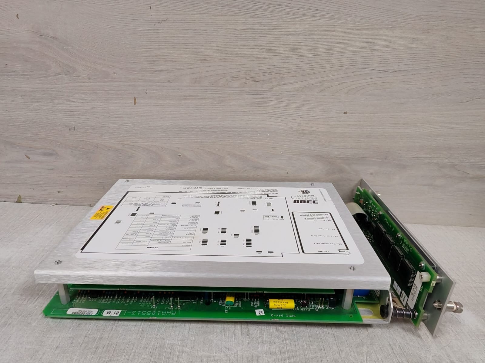Bently Nevada 3300/25-05-01-05-00-00-02-00 Bently Nevada 3300/25-05-01-05-00-00-02-00 Dual Accelerometer Monitor 9