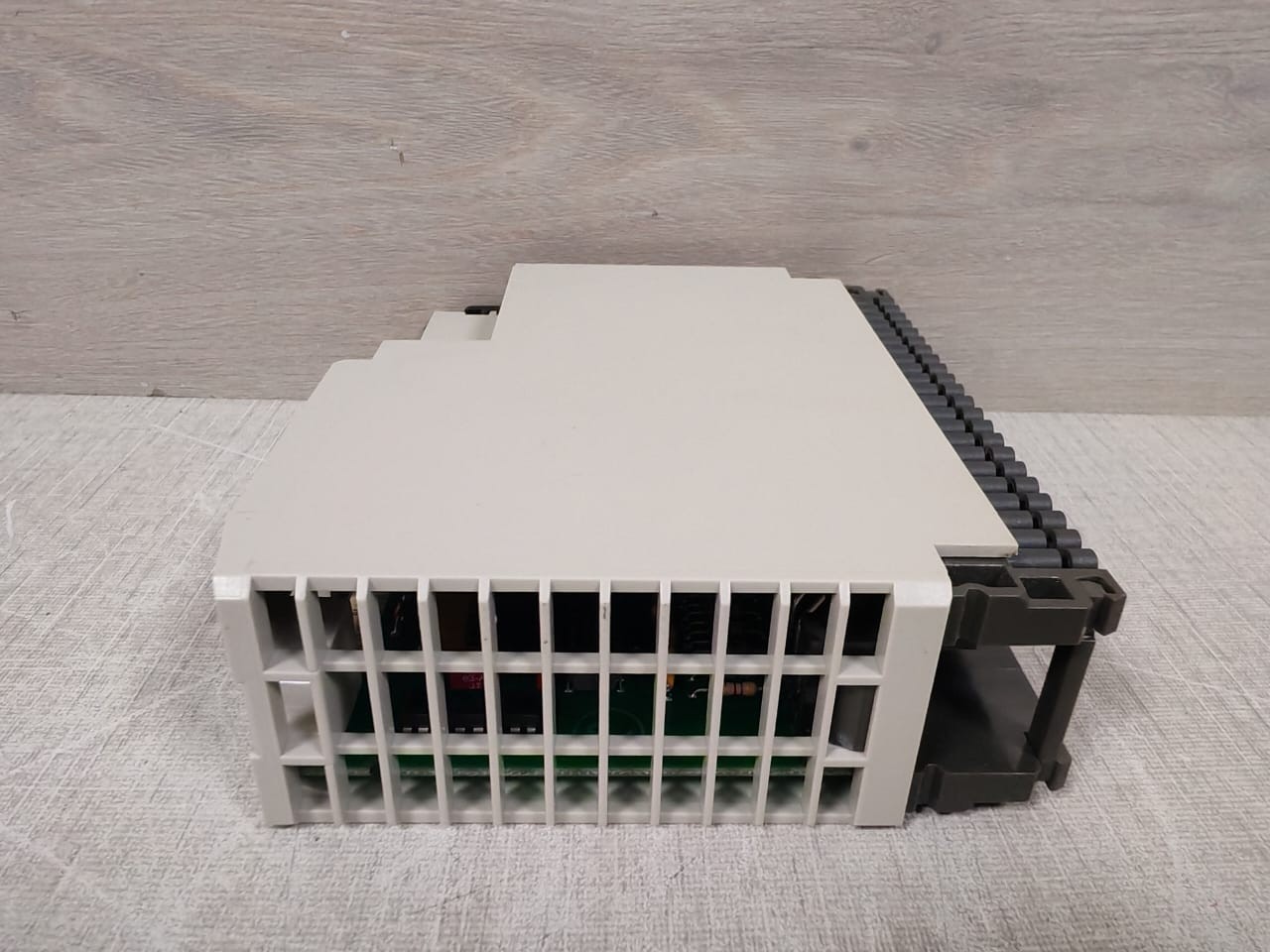 Schneider DEP 216/AS-BDEP-216 Schneider Automation DEP 216/AS-BDEP-216 TSX Compact Discrete Input 16x24VDC 7