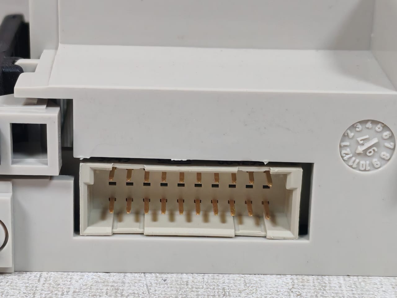 Schneider DEP 216/AS-BDEP-216 Schneider Automation DEP 216/AS-BDEP-216 TSX Compact Discrete Input 16x24VDC 8