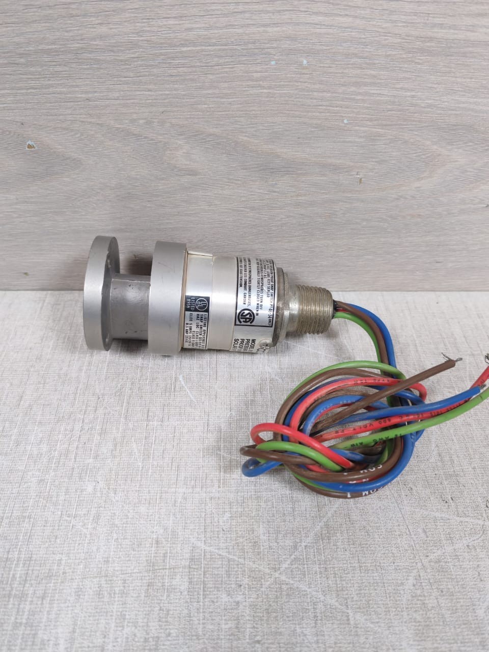CCS 116877-5 CCS 610GE1837 PRESSURE SWITCH PN:116877-5 3