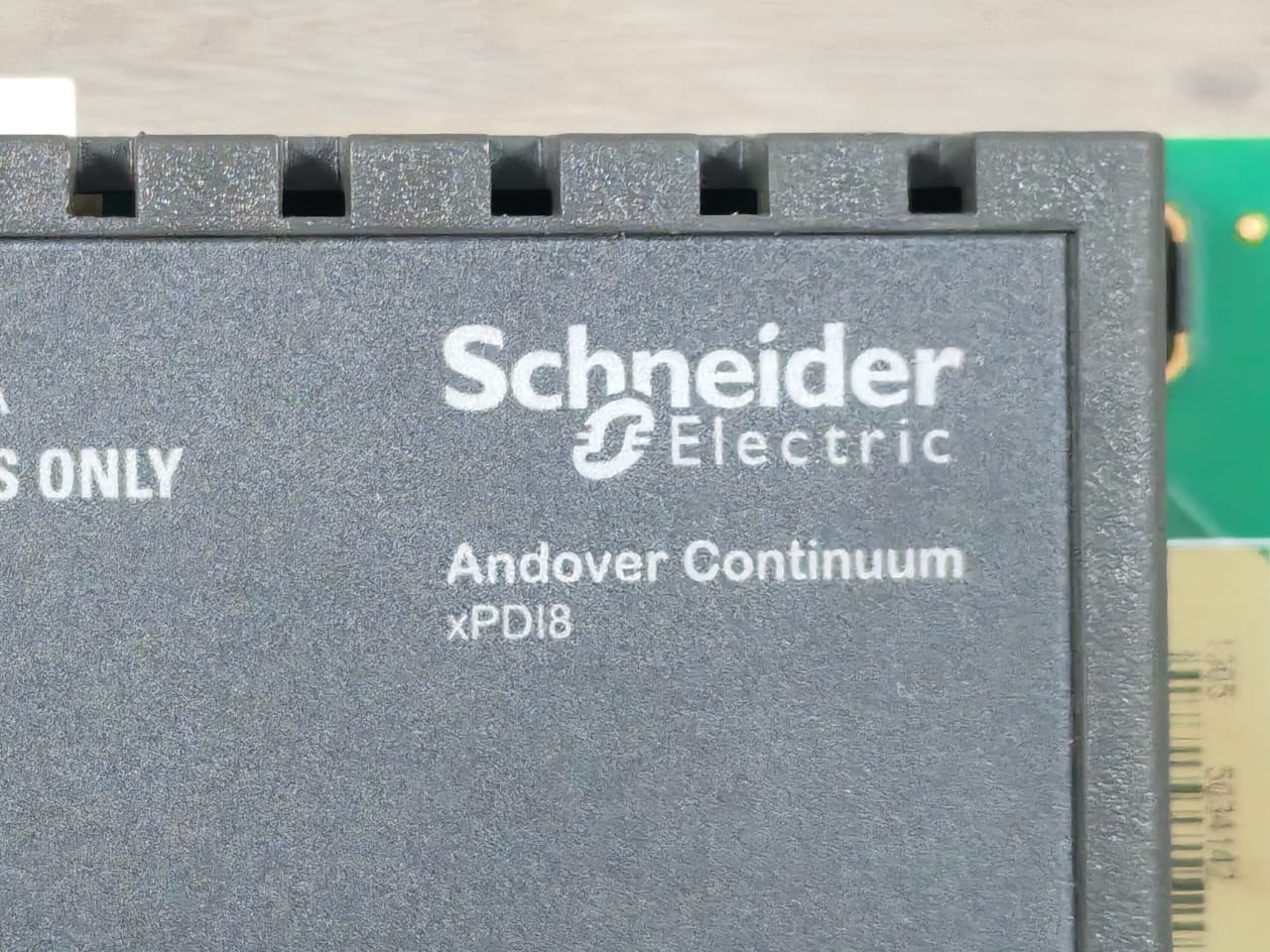 Schneider Electric XPDI8-A Schneider Electric XPDI8-A Andover Continuum XPDI8 Expansion Module 3