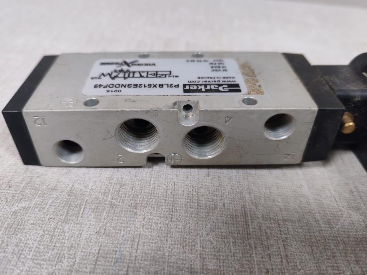 Parker P2LBX512ESNDDF49 / 108-030-0952 0568/6726 Parker P2LBX512ESNDDF49 with Nass Magnet 108-030-0952 0568/6726 5