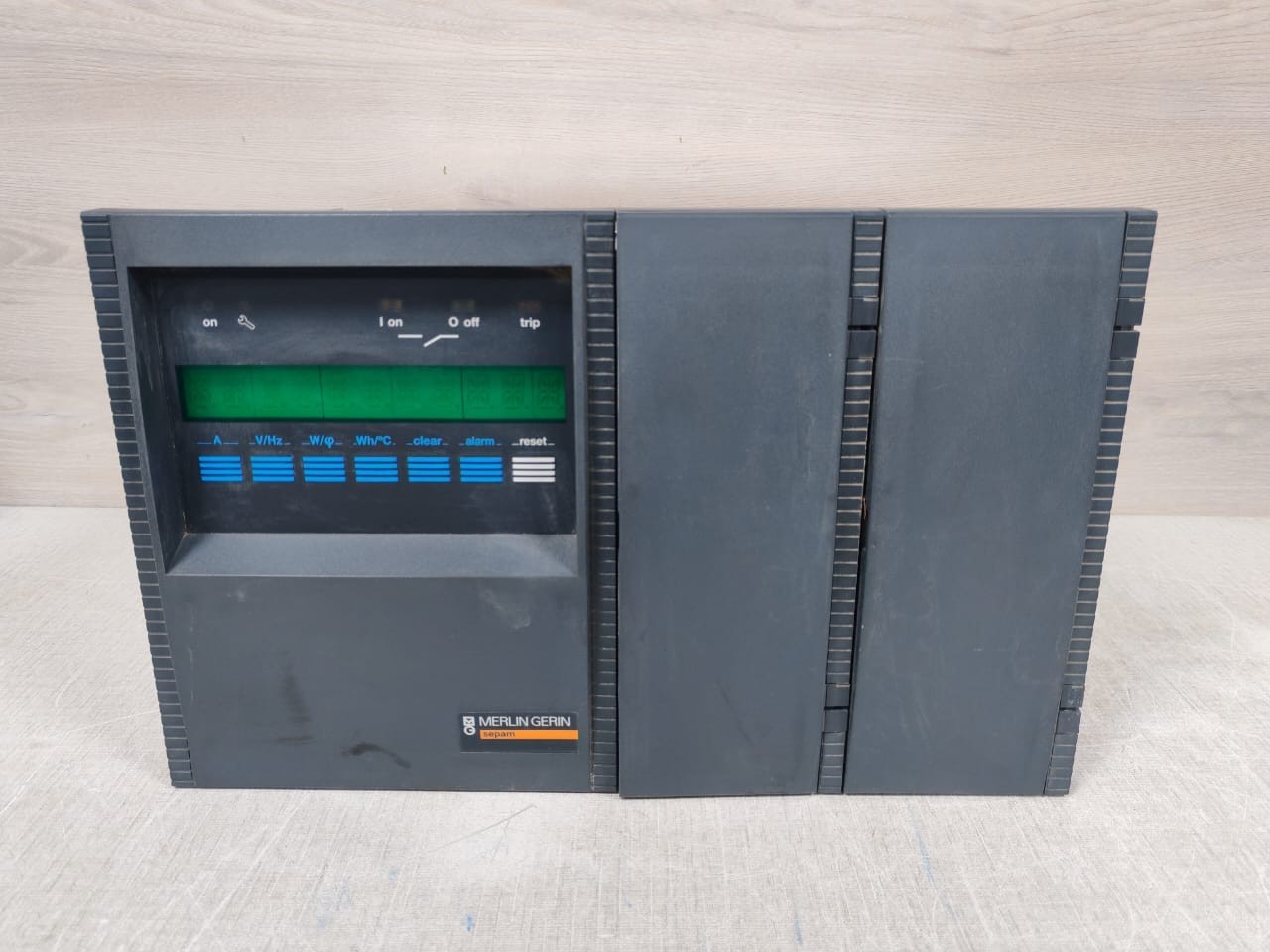 MERLIN GERIN SEPAM 2000 PROTECTION RELAY