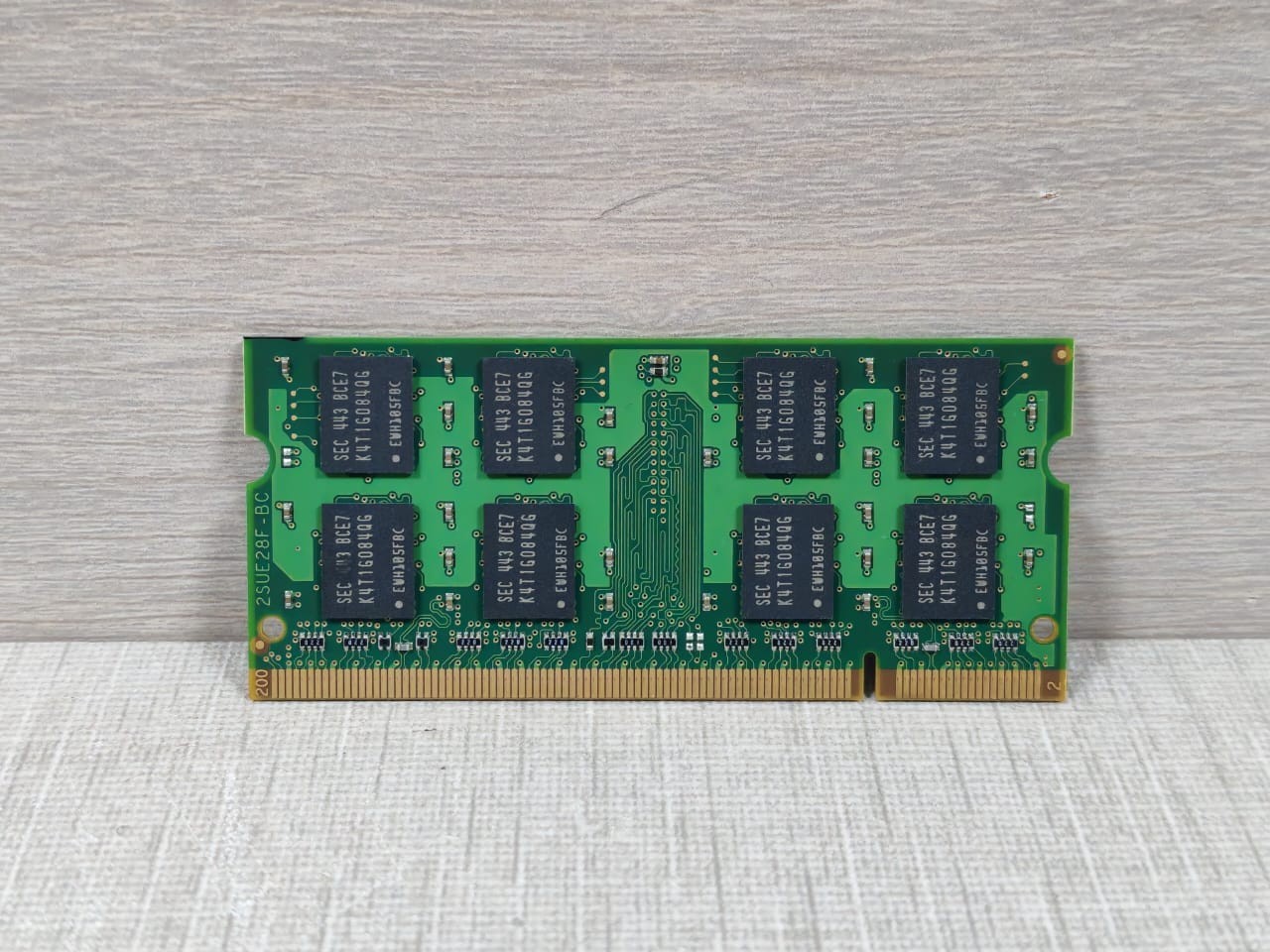 Buffalo D2N533B-2GSGJ8 Buffalo D2N533B-2GSGJ8 2GB 533MHz CL4 2Rx8 DDR2 SDRAM 7
