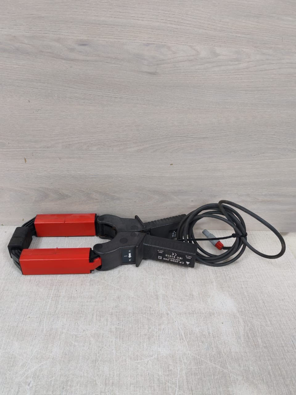 CIRCUTOR CP-2000-200 CIRCUTOR CP-2000-200 600V CAT III CURRENT CLAMP RED 3