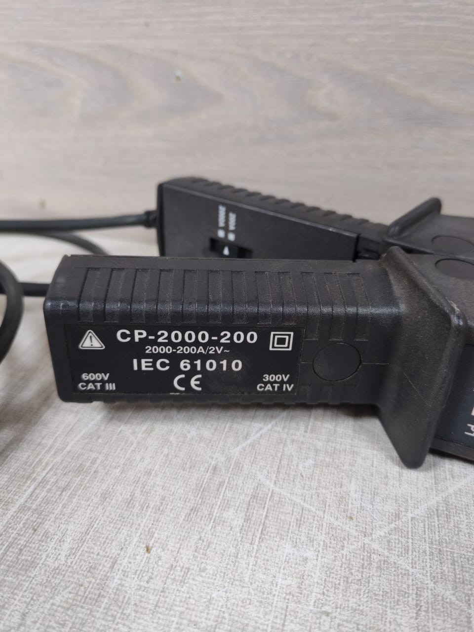 CIRCUTOR CP-2000-200 CIRCUTOR CP-2000-200 600V CAT III CURRENT CLAMP RED 5