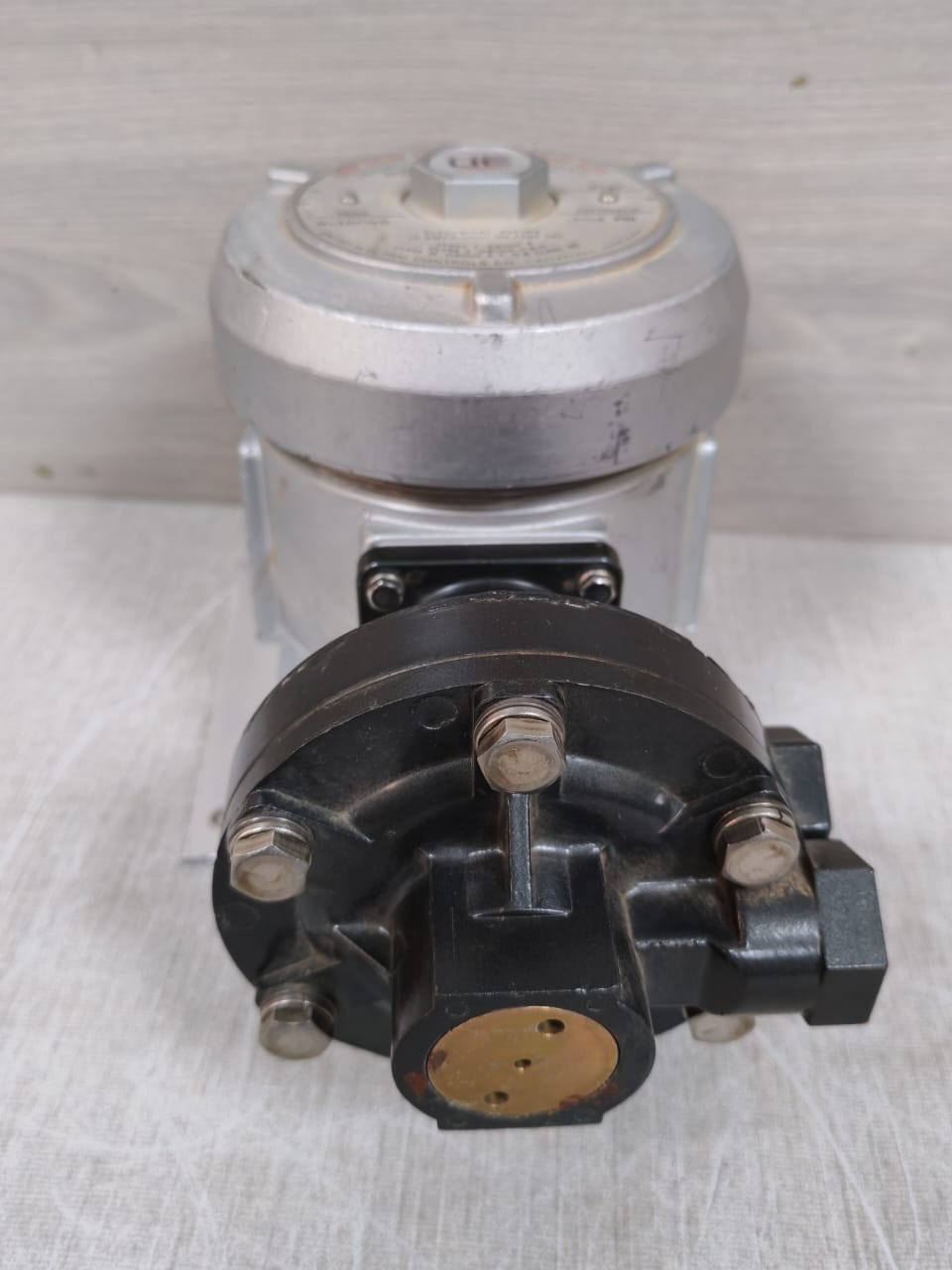 UE UNITED ELECTRIC J110K UE UNITED ELECTRIC J110K 457 PRESSURE SWITCH 15 AMPS 125-250 VAC 6