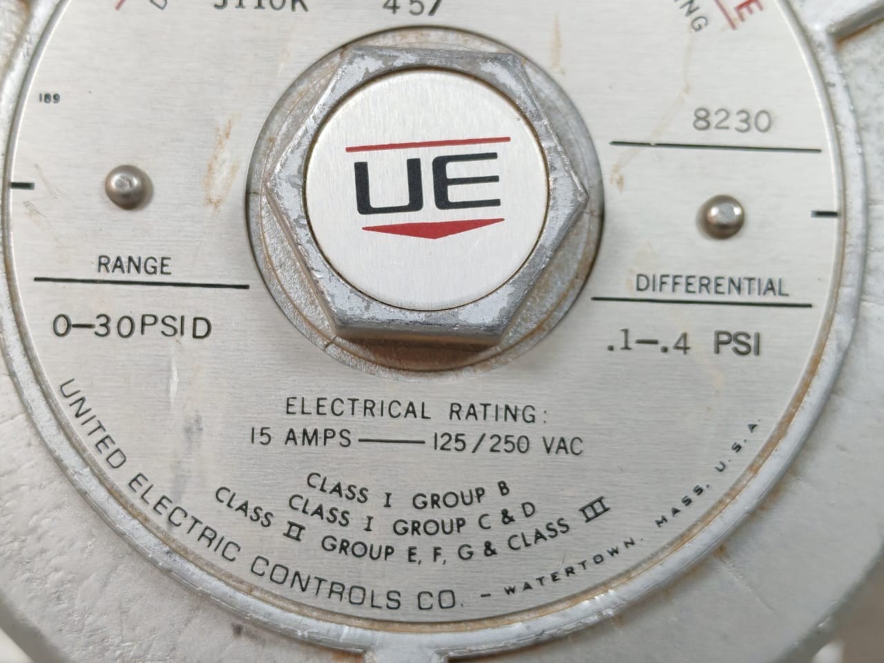 UE UNITED ELECTRIC J110K UE UNITED ELECTRIC J110K 457 PRESSURE SWITCH 15 AMPS 125-250 VAC 8